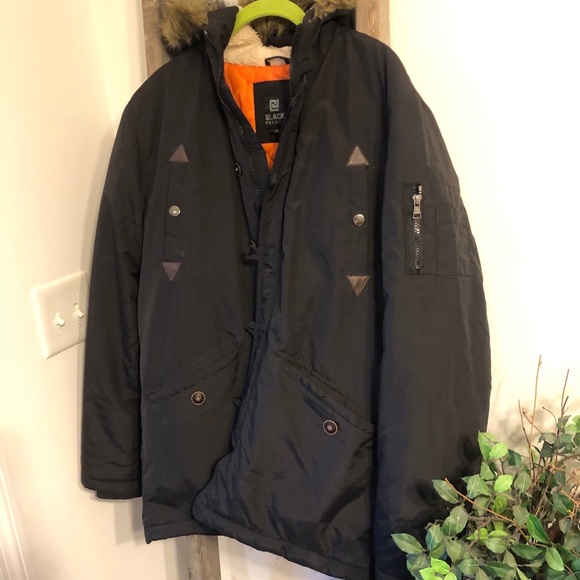 Black coat - Picture 3 of 4